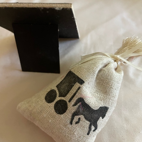 Collectibles - Picture 5 of 5